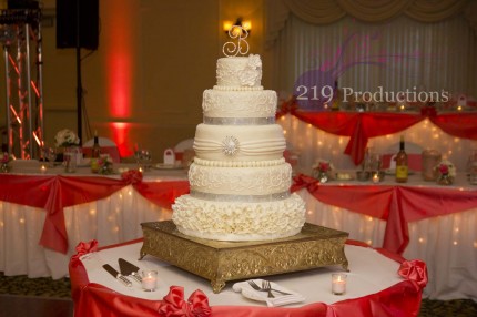 Banquets at St. George Wedding Cake
