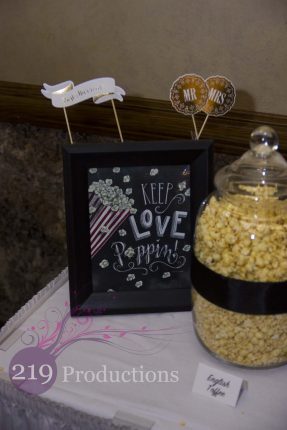 Avalon Manor Popcorn Table Wedding