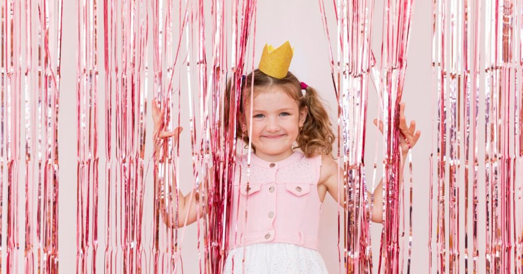 Colorful Small Window Drapery for Kids’ Birthday Events