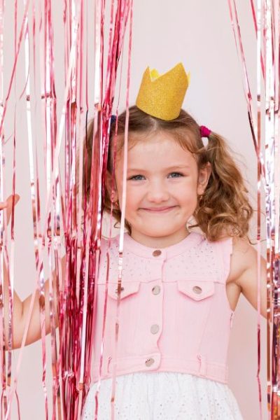 Colorful Small Window Drapery for Kids’ Birthday Events
